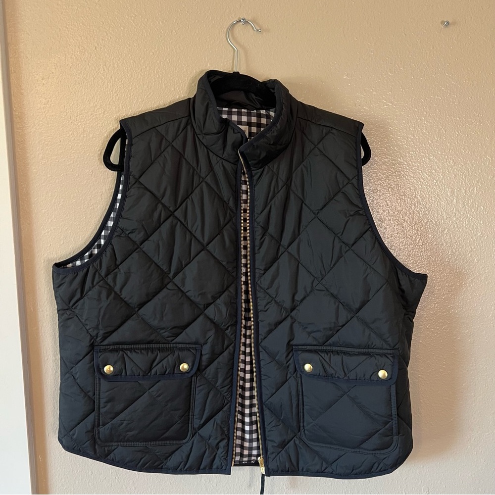 J Crew quilted black zipper vest, size 2x